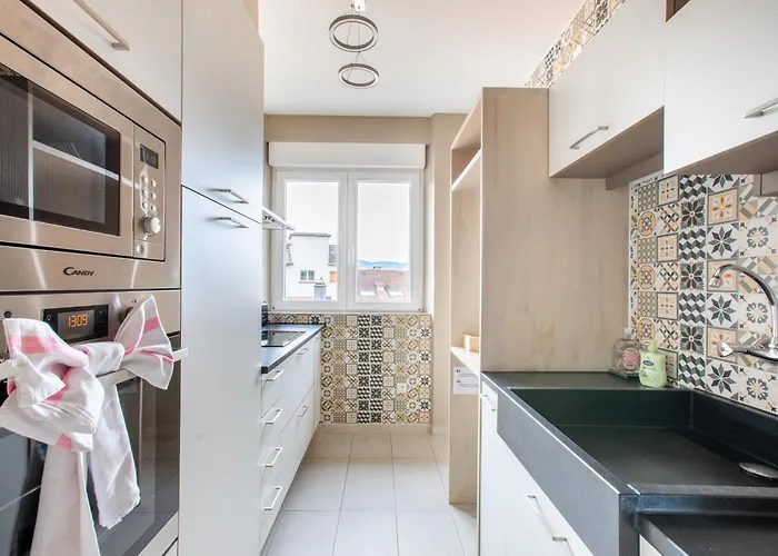 Le Tassigny A 2mn Du Centre Avec Parking *